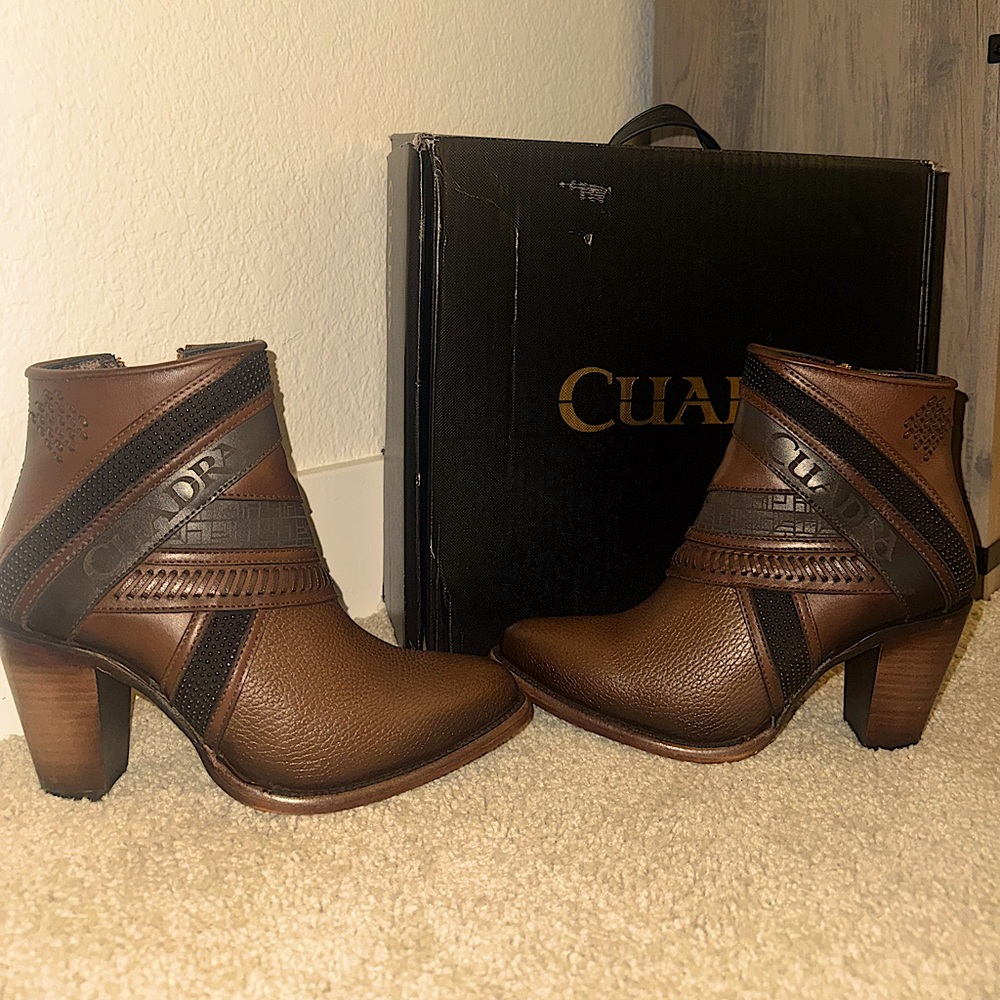 NIB Cuadra Genuine Leather Ankle Boot
